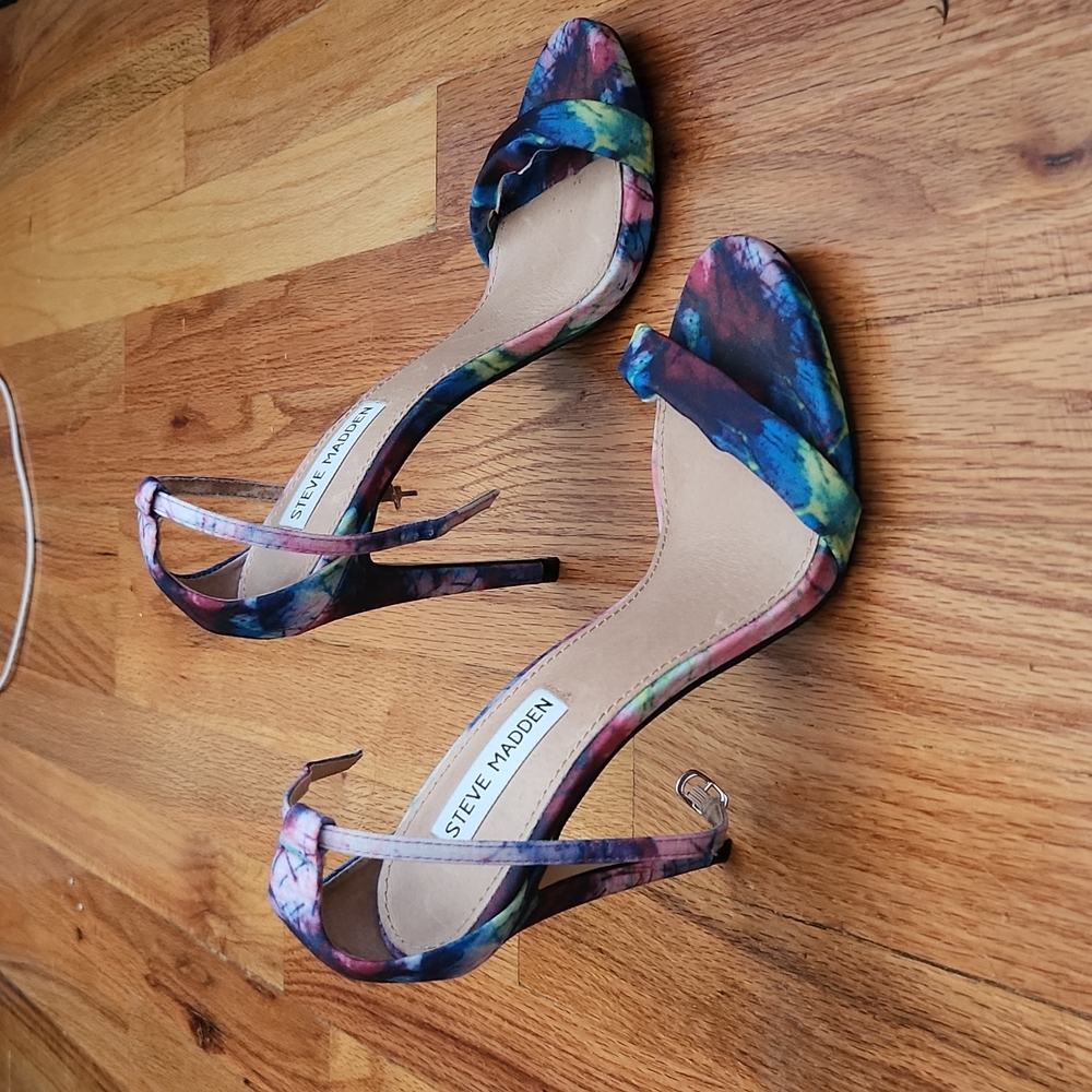 Steve Madden Tie Dye Pumps - Picture 2 of 6